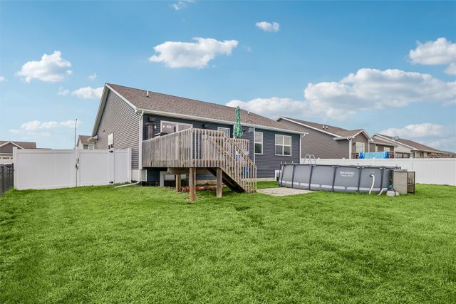 521 Shiloh Rose Parkway NW, Bondurant, IA 50035