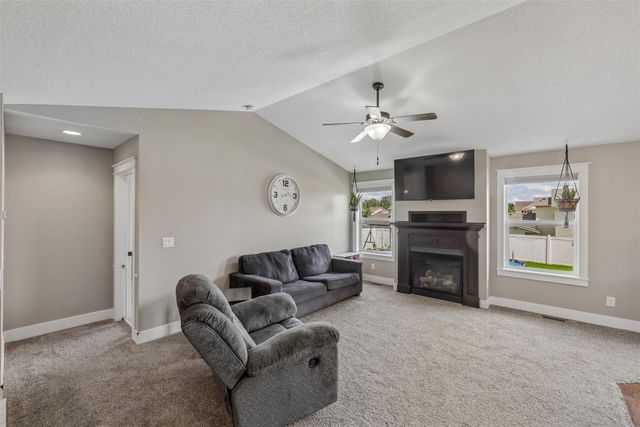 521 Shiloh Rose Parkway NW, Bondurant, IA 50035