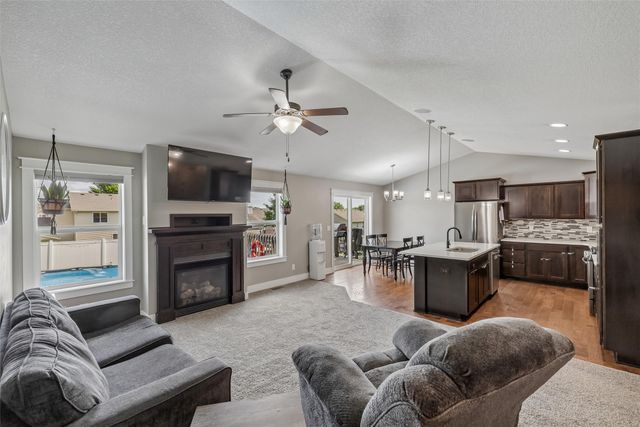521 Shiloh Rose Parkway NW, Bondurant, IA 50035