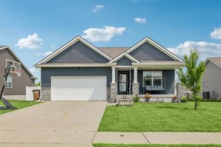 521 Shiloh Rose Parkway NW, Bondurant, IA 50035
