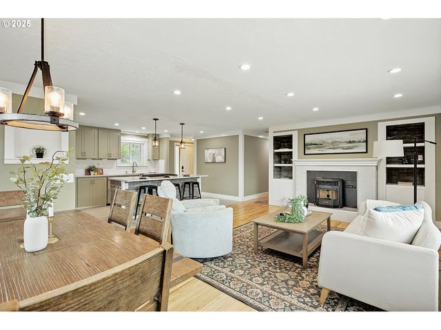 270 Ne WISTERIA Way, Stevenson, WA 98648