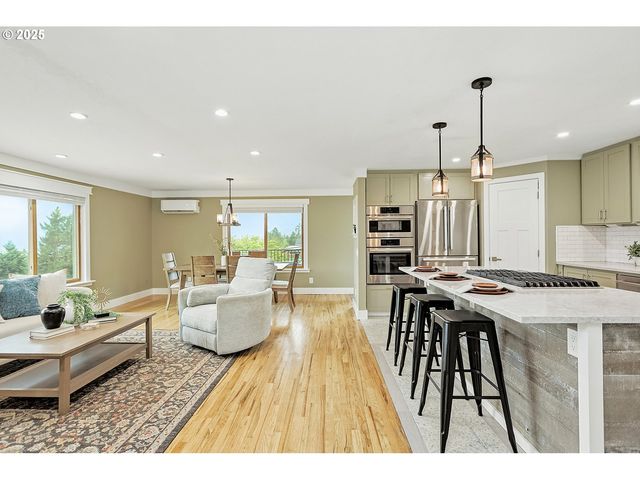 270 Ne WISTERIA Way, Stevenson, WA 98648