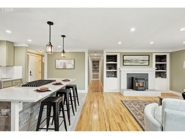 270 Ne WISTERIA Way, Stevenson, WA 98648