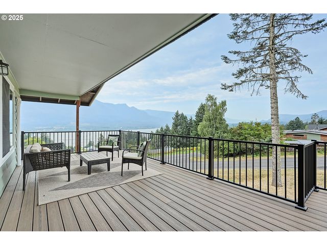 270 Ne WISTERIA Way, Stevenson, WA 98648