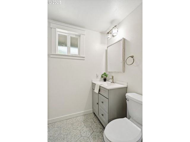 270 Ne WISTERIA Way, Stevenson, WA 98648