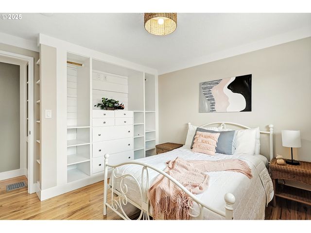 270 Ne WISTERIA Way, Stevenson, WA 98648