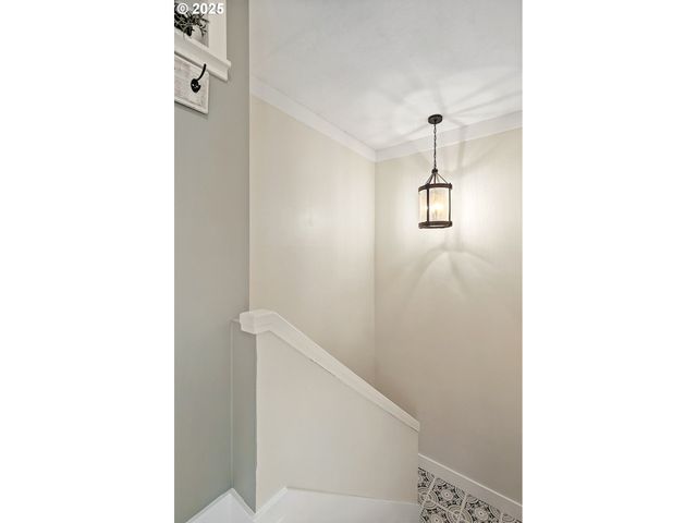 270 Ne WISTERIA Way, Stevenson, WA 98648