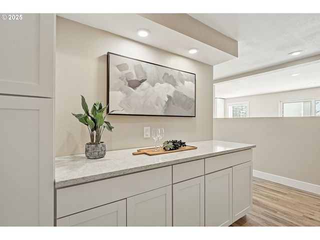 270 Ne WISTERIA Way, Stevenson, WA 98648