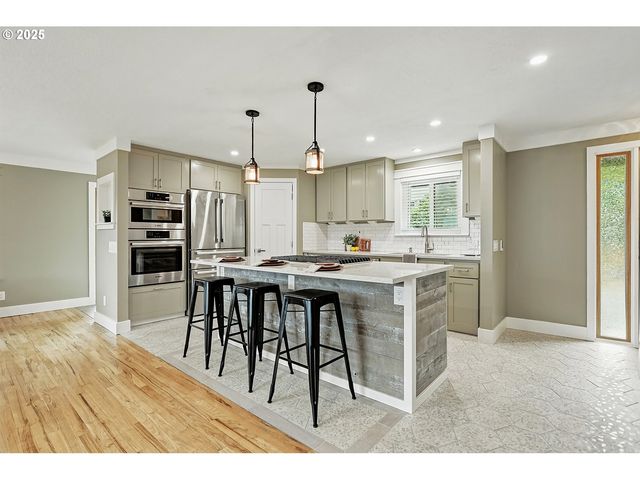 270 Ne WISTERIA Way, Stevenson, WA 98648