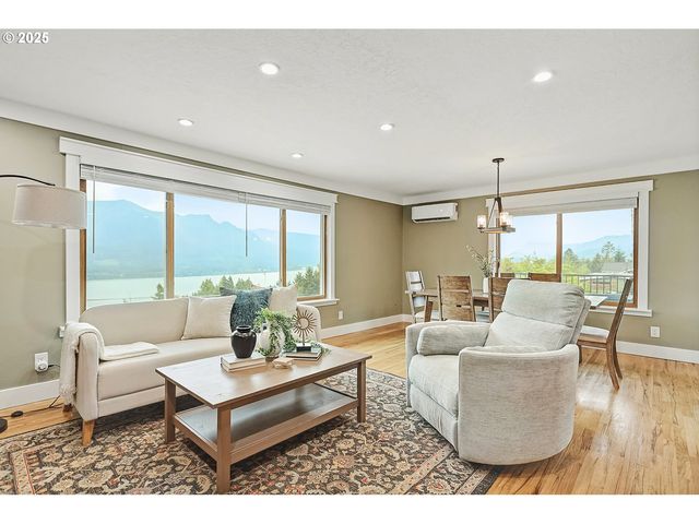 270 Ne WISTERIA Way, Stevenson, WA 98648