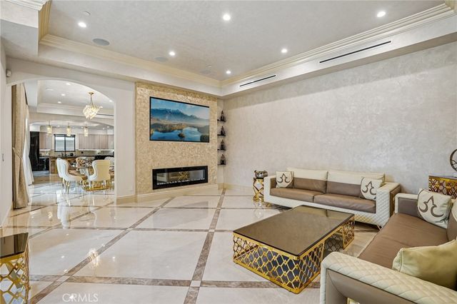 5513 Murietta Avenue, Sherman Oaks, CA 91401