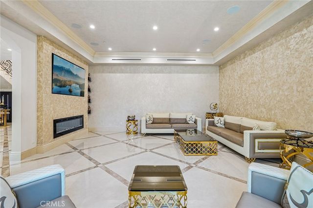5513 Murietta Avenue, Sherman Oaks, CA 91401