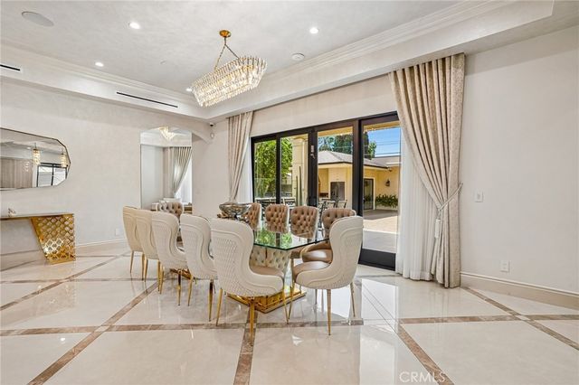 5513 Murietta Avenue, Sherman Oaks, CA 91401