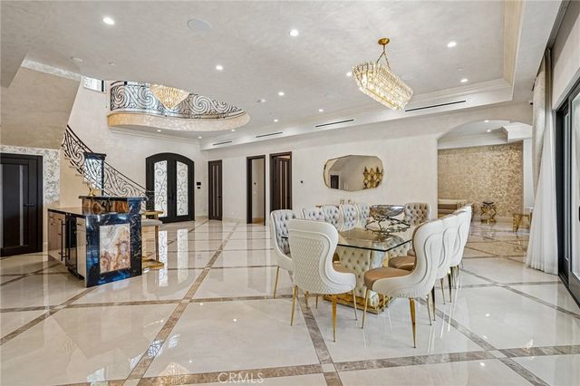 5513 Murietta Avenue, Sherman Oaks, CA 91401