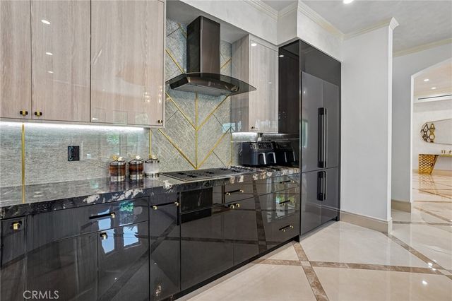 5513 Murietta Avenue, Sherman Oaks, CA 91401