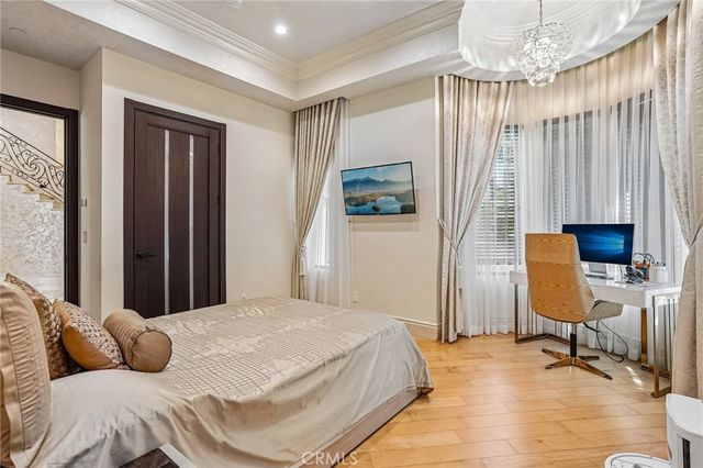 5513 Murietta Avenue, Sherman Oaks, CA 91401