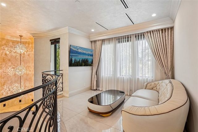 5513 Murietta Avenue, Sherman Oaks, CA 91401