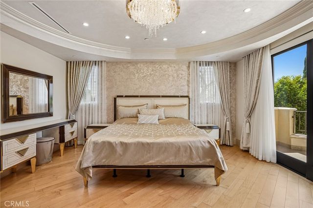 5513 Murietta Avenue, Sherman Oaks, CA 91401