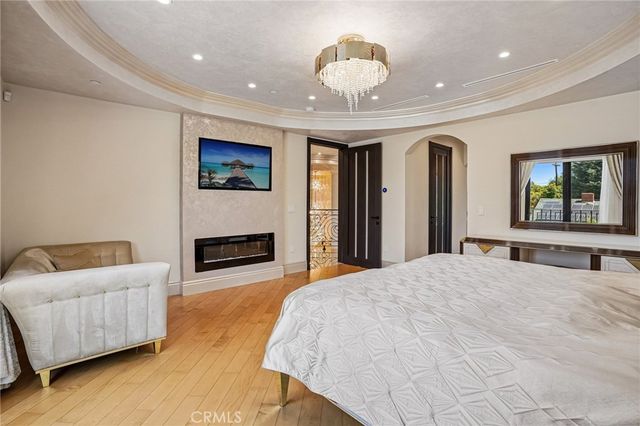 5513 Murietta Avenue, Sherman Oaks, CA 91401