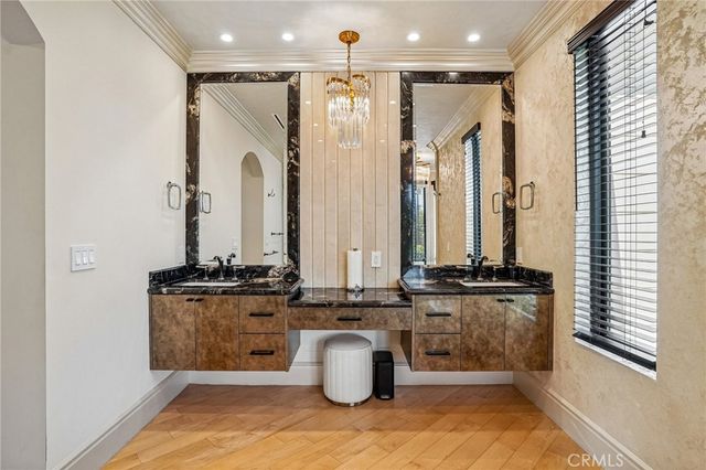 5513 Murietta Avenue, Sherman Oaks, CA 91401
