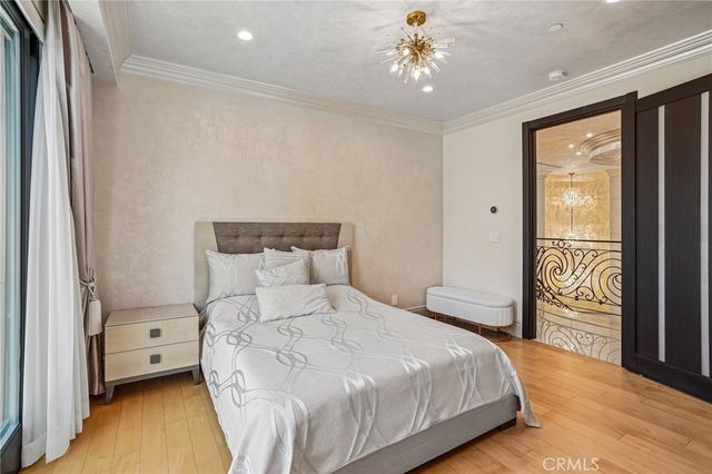 5513 Murietta Avenue, Sherman Oaks, CA 91401