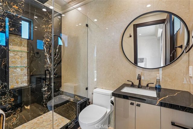 5513 Murietta Avenue, Sherman Oaks, CA 91401