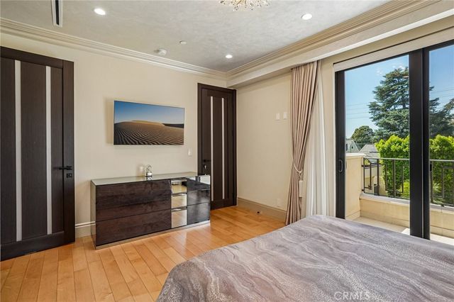 5513 Murietta Avenue, Sherman Oaks, CA 91401