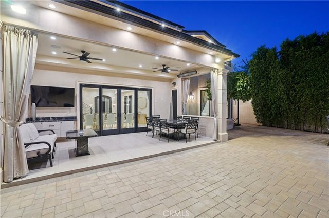 5513 Murietta Avenue, Sherman Oaks, CA 91401