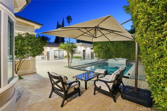 5513 Murietta Avenue, Sherman Oaks, CA 91401