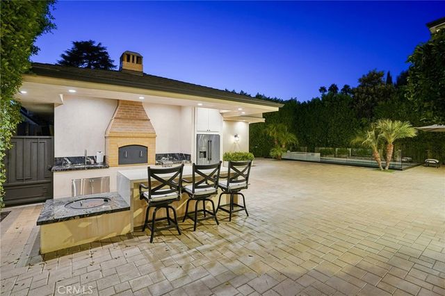 5513 Murietta Avenue, Sherman Oaks, CA 91401