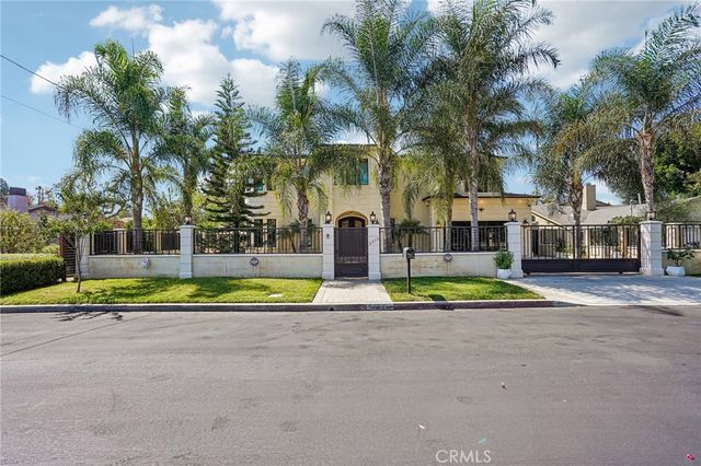 5513 Murietta Avenue, Sherman Oaks, CA 91401