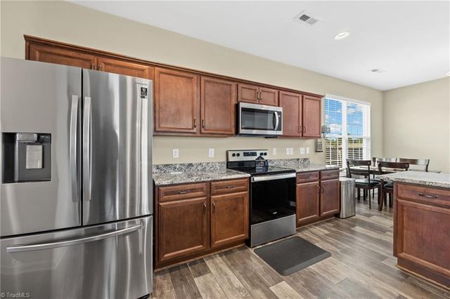 1839 Deveron Court, Kernersville, NC 27284