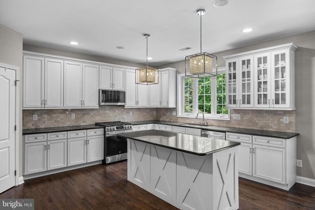 37 FOXCROFT WAY, Mount Laurel, NJ 08054