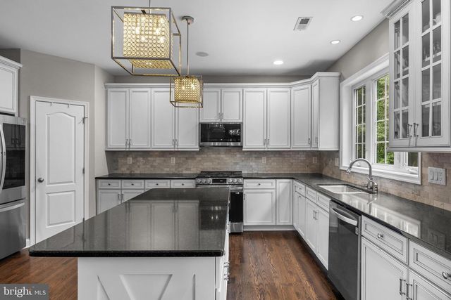 37 FOXCROFT WAY, Mount Laurel, NJ 08054