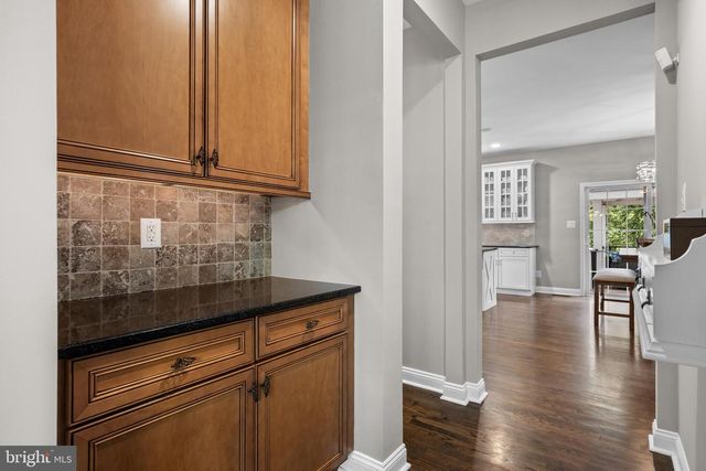 37 FOXCROFT WAY, Mount Laurel, NJ 08054