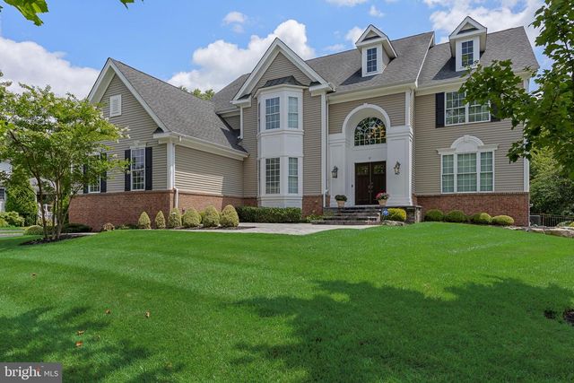 37 FOXCROFT WAY, Mount Laurel, NJ 08054