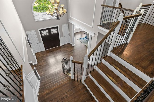 37 FOXCROFT WAY, Mount Laurel, NJ 08054