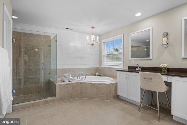 37 FOXCROFT WAY, Mount Laurel, NJ 08054