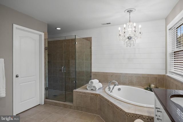 37 FOXCROFT WAY, Mount Laurel, NJ 08054