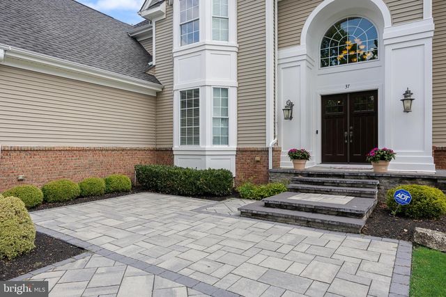 37 FOXCROFT WAY, Mount Laurel, NJ 08054