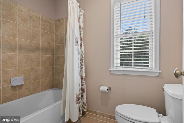 37 FOXCROFT WAY, Mount Laurel, NJ 08054