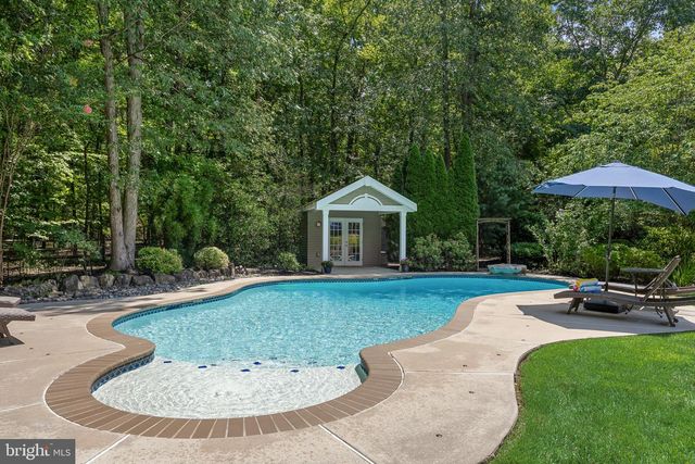 37 FOXCROFT WAY, Mount Laurel, NJ 08054