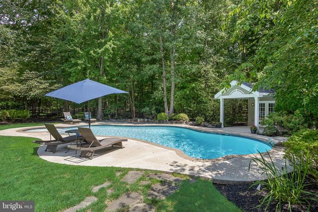 37 FOXCROFT WAY, Mount Laurel, NJ 08054
