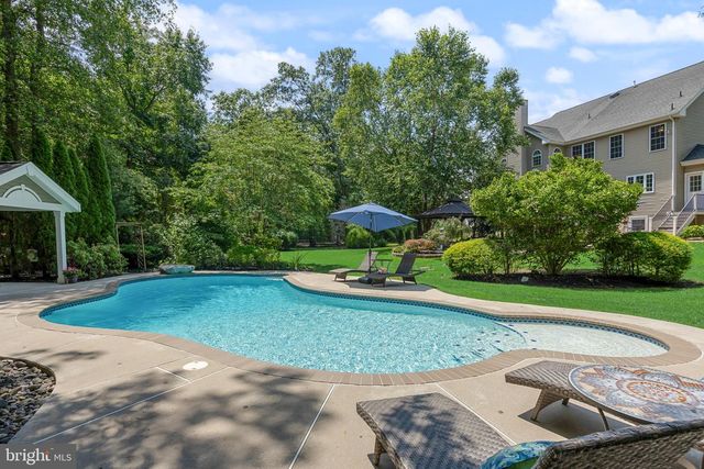 37 FOXCROFT WAY, Mount Laurel, NJ 08054