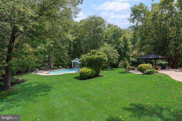 37 FOXCROFT WAY, Mount Laurel, NJ 08054