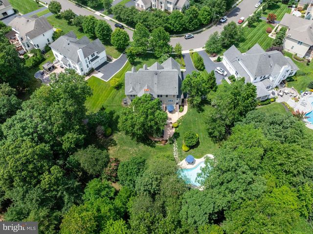 37 FOXCROFT WAY, Mount Laurel, NJ 08054