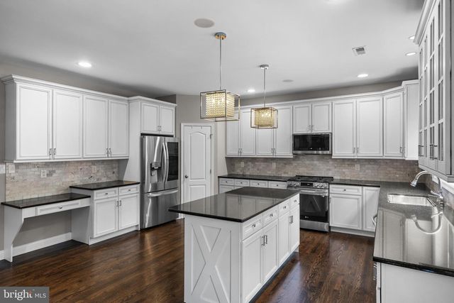37 FOXCROFT WAY, Mount Laurel, NJ 08054