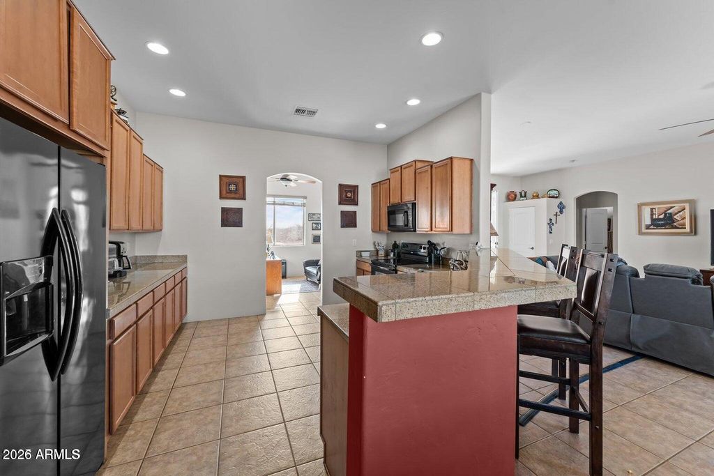 Image 13 of property listing at 27720 N 237TH Drive, Wittmann, AZ 85361