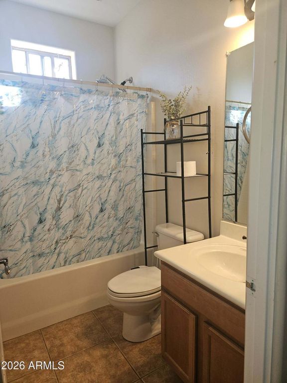 Image 17 of property listing at 27720 N 237TH Drive, Wittmann, AZ 85361