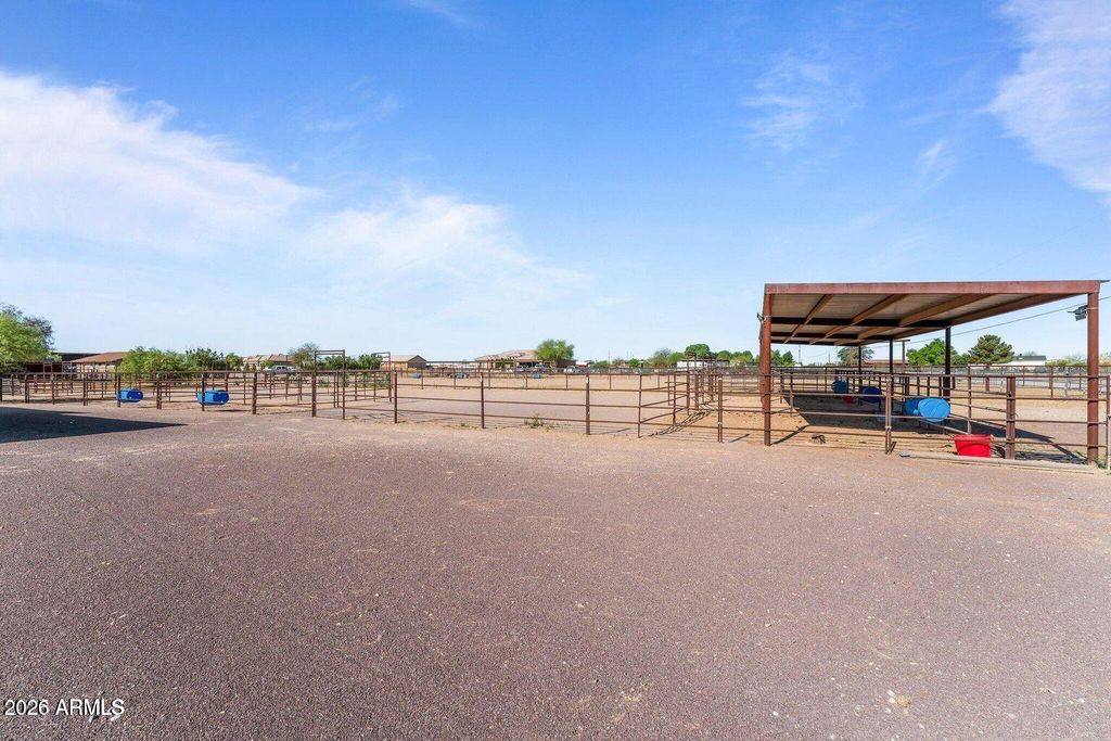 Image 34 of property listing at 27720 N 237TH Drive, Wittmann, AZ 85361